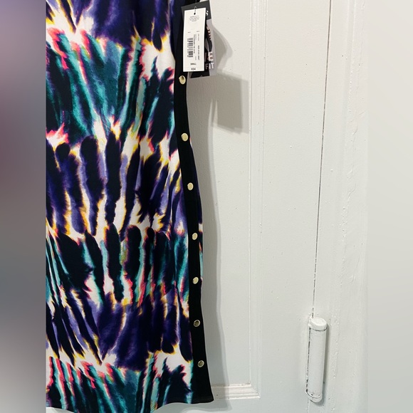 BOLD  new dress - Picture 2 of 12